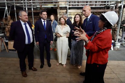 El ministro de Industria y Turismo, Jordi Hereu, visita el Parador de León.