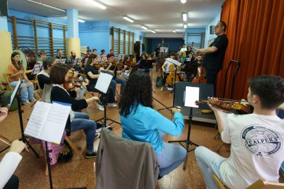Ensayo de la Orquesta Sinfónica de Ponferrada dirigida por Manuel Alejandre.