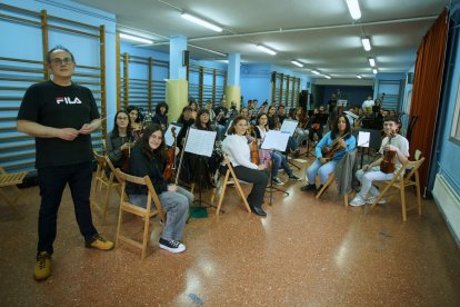 Ensayo de la Orquesta Sinfónica de Ponferrada dirigida por Manuel Alejandre.