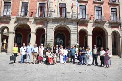 Parón de 5 minutos en contra de la supresión de las paradas del AVE en la estación de Sanabria