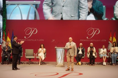 El poeta y escritor Juan Antonio González Iglesias, reconocido con el Premio Castilla y León de las Letras en su edición correspondiente a 2024.