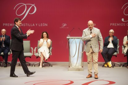 El poeta y escritor Juan Antonio González Iglesias, reconocido con el Premio Castilla y León de las Letras en su edición correspondiente a 2024.