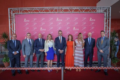 Representantes de Vox Castilla y León en la entrega de los Premios Castilla y León 2024.