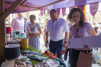 Inauguración de la Feria Medieval de los centros asistenciales de la Diputación de León