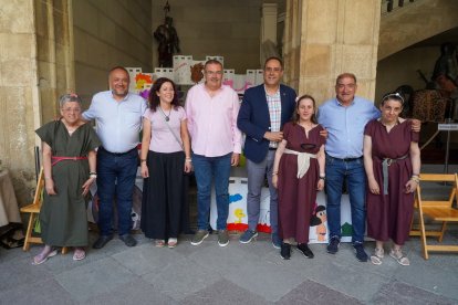 Inauguración de la Feria Medieval de los centros asistenciales de la Diputación de León