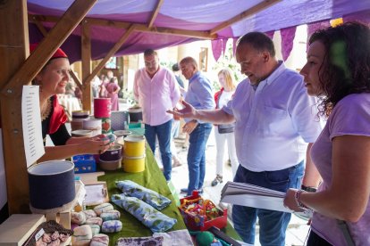 Inauguración de la Feria Medieval de los centros asistenciales de la Diputación de León