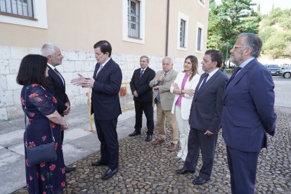 El presidente de la Junta de Castilla y León, Alfonso Fernández Mañueco, participa en los actos conmemorativos del Día de Recuerdo y Homenaje a las Víctimas del Terrorismo de Castilla y León.