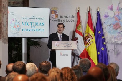 El presidente de la Junta de Castilla y León, Alfonso Fernández Mañueco, participa en los actos conmemorativos del Día de Recuerdo y Homenaje a las Víctimas del Terrorismo de Castilla y León.