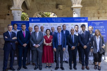 El rector de la Universidad de Salamanca, Juan Manuel Corchado, presenta el programa 'Circulo de Mecenazgo de las Noches de Fonseca' con la presencia de representantes de entidades colaboradoras.