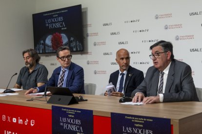 El rector de la Universidad de Salamanca, Juan Manuel Corchado, presenta el programa 'Circulo de Mecenazgo de las Noches de Fonseca' con la presencia de representantes de entidades colaboradoras.