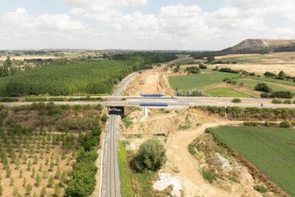 Trabajos de plataforma del subtramo Palencia Norte-Amusco en su intersección con la autovía A-65 Palencia-Benavente