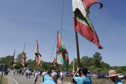 Celebración de la XXXII Fiesta de la Sobarriba, con la procesión de los Santos Patronos de cada localidad del municipio de Valdefresno.