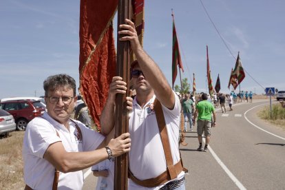 Celebración de la XXXII Fiesta de la Sobarriba, con la procesión de los Santos Patronos de cada localidad del municipio de Valdefresno.