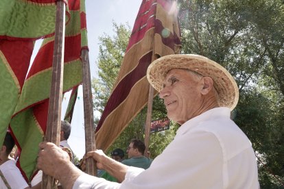 Celebración de la XXXII Fiesta de la Sobarriba, con la procesión de los Santos Patronos de cada localidad del municipio de Valdefresno.