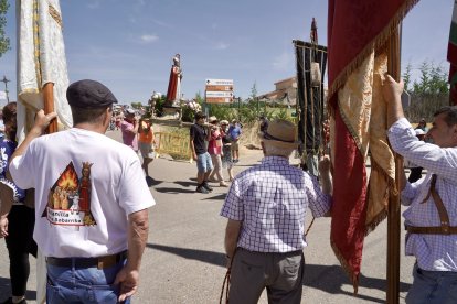 Celebración de la XXXII Fiesta de la Sobarriba, con la procesión de los Santos Patronos de cada localidad del municipio de Valdefresno.