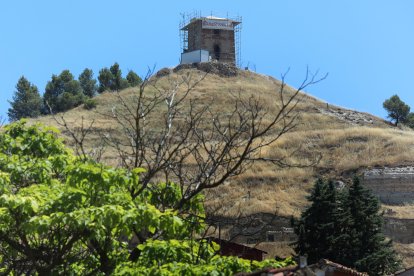 La Torre de telégrafo óptico de Tariego de Cerrato (Palencia), construida en 1844 en la segunda guerra Carlista, está siendo reconstruida