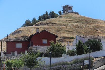 La Torre de telégrafo óptico de Tariego de Cerrato (Palencia), construida en 1844 en la segunda guerra Carlista, está siendo reconstruida