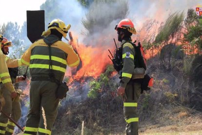 Contrafuego o fuego técnico como herramienta de combate de extinción en las inmediaciones del Arenal.