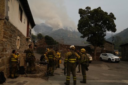 Incendio en Salientes (León)