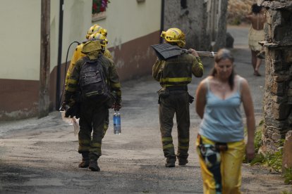 Incendio en Salientes (León)