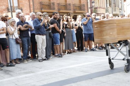 La Bañeza despide a Abel Ramos, voluntario fallecido cuando luchaba contra el fuego