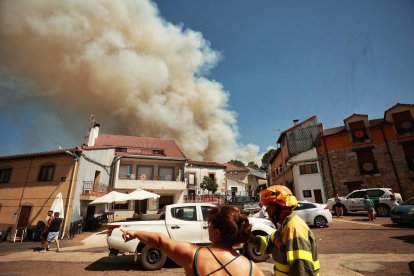 Incendio forestal cercano a la población de El Payo (Salamanca) de nivel 2
