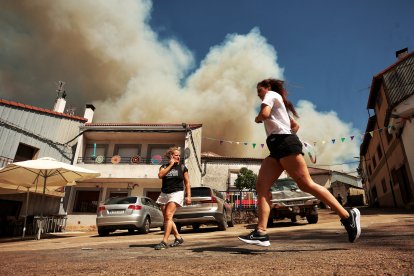 Incendio forestal cercano a la población de El Payo (Salamanca) de nivel 2