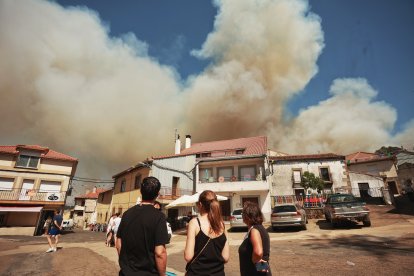 Incendio forestal cercano a la población de El Payo (Salamanca) de nivel 2