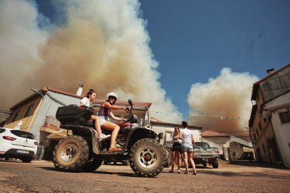 Incendio forestal cercano a la población de El Payo (Salamanca) de nivel 2
