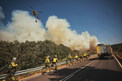 Incendio forestal cercano a la población de El Payo (Salamanca) de nivel 2