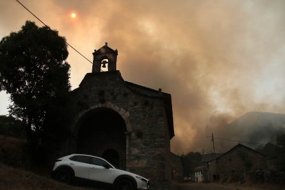 Incendio en Fasgar (León)