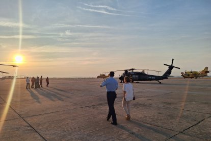 Dos helicópteros BlackHawk llegan a la base aérea de Matacán (Salamanca).