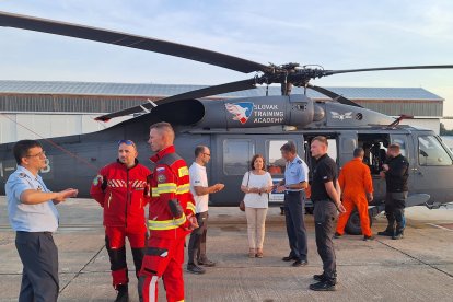 Dos helicópteros BlackHawk llegan a la base aérea de Matacán (Salamanca).