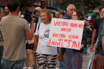 Concentración ciudadana en La Bañeza.