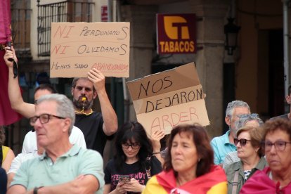 Concentración ciudadana en La Bañeza.