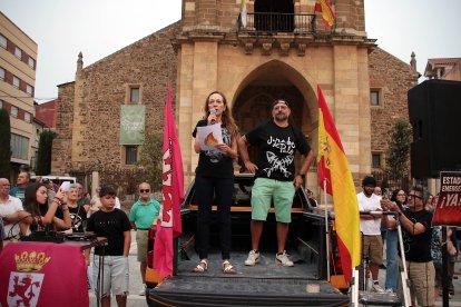 Concentración ciudadana en La Bañeza.