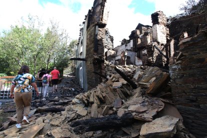 Efectos del incendio que ha afectado al municipio de Oencia (León)