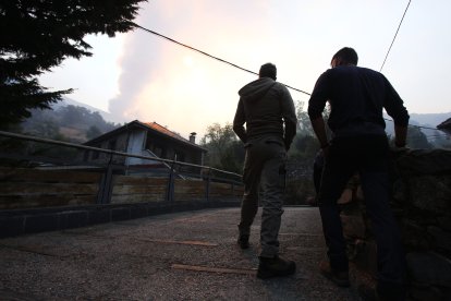 Incendio en Colinas del Campo de Martín Moro Toledano perteneciente al municipio de Igüeña (León)