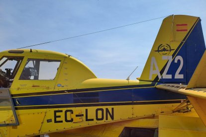 Una avioneta hace un aterrizaje de emergencia en la base de Rosinos de la Requejada (Zamora) tras sufrir daños en un estabilizador