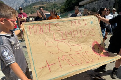 Vecinos del Valle de Valdeón (León) denuncian las “abusivas restricciones de la Junta” por los incendios