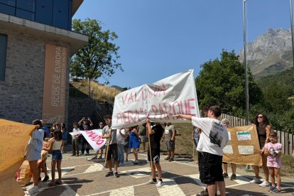 Vecinos del Valle de Valdeón (León) denuncian las “abusivas restricciones de la Junta” por los incendios