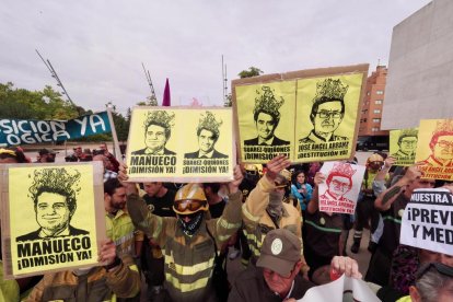 Concentración en las Cortes de Castilla y León de forestales por los incendios de la región