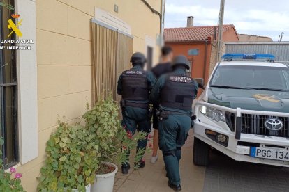 La Guardia Civil detiene a los seis implicados en la agresión múltiple en Roa de Duero.