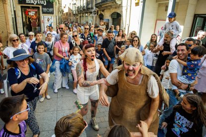 El público se vuelca en la Feria del Teatro en Ciudad Rodrigo.