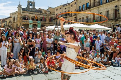El público se vuelca en la Feria del Teatro en Ciudad Rodrigo.