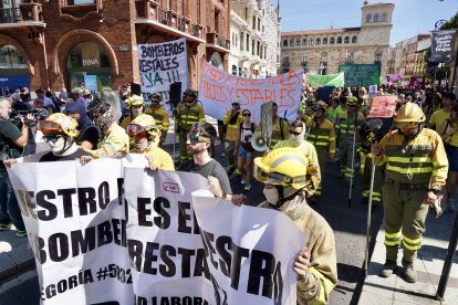 Manifestación para exigir mejoras en el operativo de prevención y extinción de incendios.