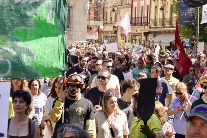 Manifestación para exigir mejoras en el operativo de prevención y extinción de incendios.