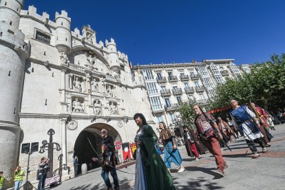 Desfile medieval que recorrió las calles del centro histórico de la ciudad.