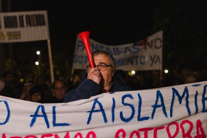 Más de 2.000 personas toman las calles de la capital palentina, en la protesta contra Adif.