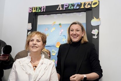 Teresa González e Isabel Blanco, en el centro AFA de La Bañeza.